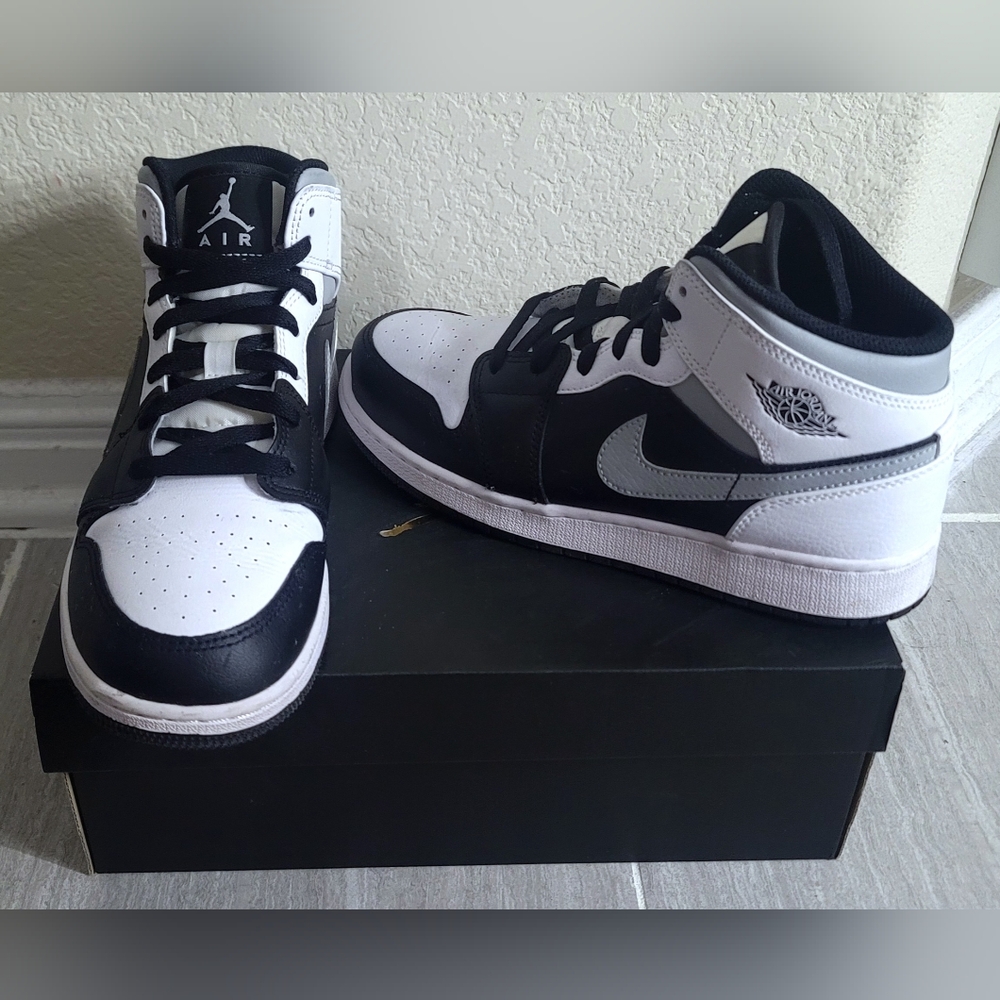 Nik Jordan Sneakers